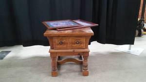 lot 10 image: END TABLE PICTURES21