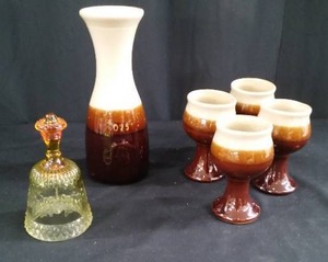 lot 41 image: POTTERY WINE SET