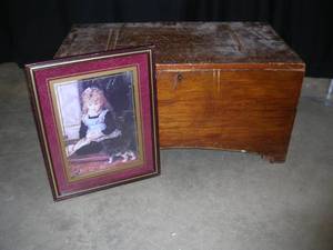lot 4 image: WOODEN CHEST