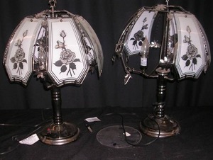 lot 27 image: RETRO LAMPS