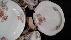 lot 44 image: UNIVERSAL CAMBRIDGE CAMWOOD DISHES.
