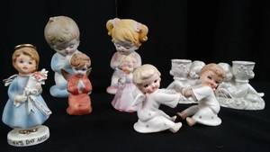 lot 49 image: VINTAGE PORCELAIN FIGURINES