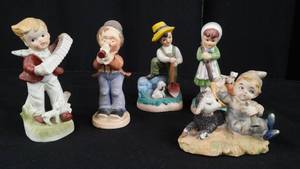 lot 54 image: 5 VINTAGE FIGURINES