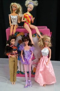 lot 65 image: 1966 BARBIES IN AWESOME CONDITION FOR THEIR AGE