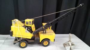 lot 67 image: TONKA MIGHTY CRANE