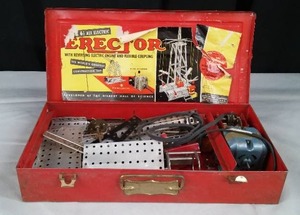 lot 68 image: METAL VINTAGE ERECTOR SET