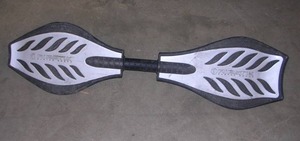 lot 76 image: RAZOR