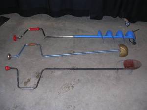 lot 77 image: ICE FISHING TOOLS