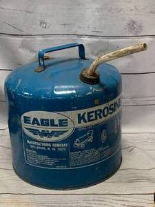 lot 22 image: 5 Gallon Kerosene Storage Can