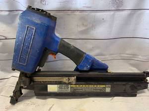 lot 54 image: Duo Fast CN-350B Round Head Plastic Strip Framing  Siding Nailer