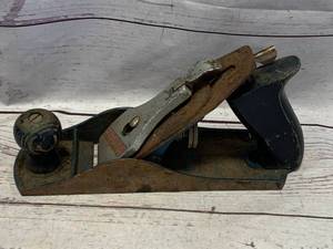 lot 56 image: Vintage Stanley Handyman Wood Plane