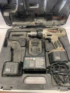 lot 79 image: Porter Cable 12 Volt Cordless Drill, 2 Batteries, Charger