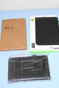 lot 35 image: Lot of NEW Miscellaneous Computer Tablet and Phone Cases  Accessories
