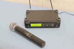 lot 66 image: Shure SLX-Series Pro Audio Wireless Mic System with Handheld Beta 58A Microphone