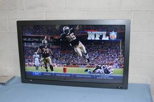 lot 79 image: NEC P462 46 Professional  Industrial  Commercial Full HD 1080p High Definition Large Flat Screen LCD Monitor  Display