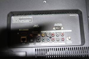 lot 124 image: LG Commercial HD 720p 26 LCD Television TV Display - Model 26LD352C - with HDMI Input