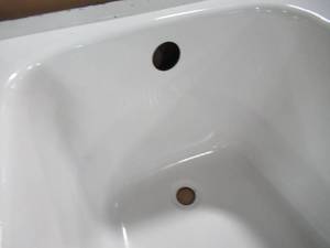 lot 115 image: American Standard Cambridge 5 ft. x 32 in. Right Drain Americast Soaking Tub in White 2461.002.020