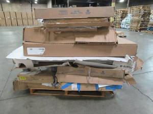 lot 301 image: WHOLESALE MIXED PALLET OF MISCELLANEOUS BATHSHOWER WALLS, GLASS DOORS FOR SHOWERBATH AND MORE