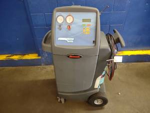 lot 10 image: Robinair Cooltech 34288 Refrigerant...