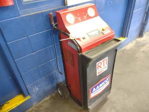 lot 12 image: RTI RHS-730-V Air Conditioning Serv...