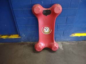 lot 21 image: Dog Bone Creeper...