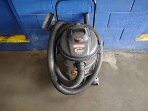 lot 69 image: Shop Vac, 12 Gallon, 6.5 hp....