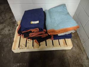 lot 107 image: (7) Moving Blankets...