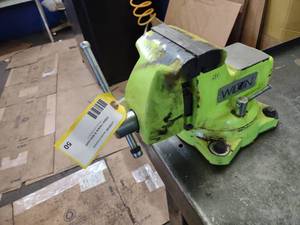 lot 50 image: Wilton 5 Heavy Duty Swivel Base Vi...