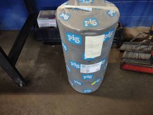 lot 123 image: Pig Universal Medium Weight Absorbe...