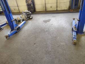 lot 4 image: Challenger Model Q10000 10,000lb. 2...