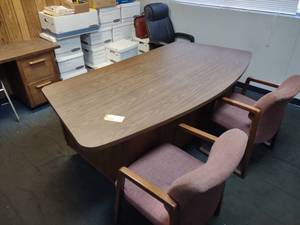 lot 139 image: (2) Desks & (4) Chairs...