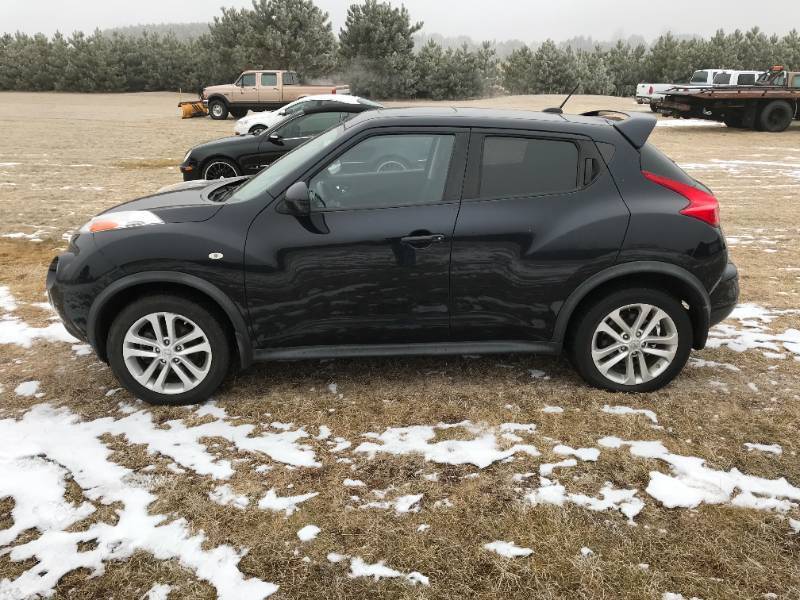 lot 4 image: 2012 Nissan Juke SV AWD