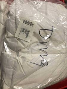 lot 11 image: LaCrosse Medium Warmth White Twin Down Comforter, C3F4-T-WHITE, NEW