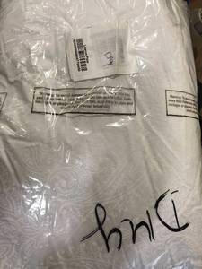 lot 21 image: Black Label PrimaLoft Medium Down Alternative Standard Pillow(1), PO82-STD-WHITE, NEW