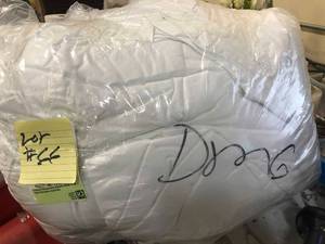 lot 66 image: PrimaLoft Deluxe Extra Warmth White King Down Alternative Comforter, C1L1-K-WHITE, NEW