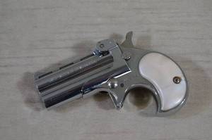 lot 4 image: Davis Industries D22 .22 LR Derringer Pistol