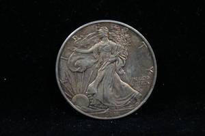 lot 109 image: 2011 US Silver Eagle 1 Oz Coin