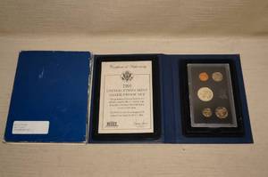 lot 117 image: 1969 US Mint Silver Proof Set