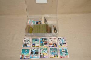 lot 214 image: Early 80s Baseball Cards