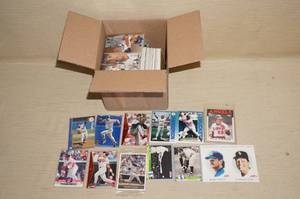 lot 210 image: Box of Baseball Cards