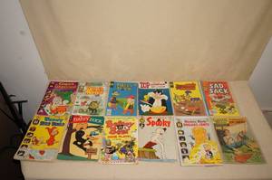 lot 221 image: Vintage Cartoon Comics - Daffy, Richie Rich