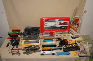 lot 261 image: Bachmann HO Gauge Train Set Components