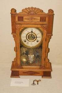 lot 259 image: Antique Mantel Clock
