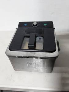 lot 10 image: Toastmaster Deep Fryer