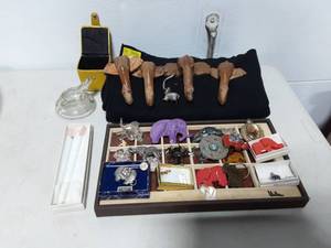 lot 47 image: Elephant Jewelry & Other Elephant Collectibles