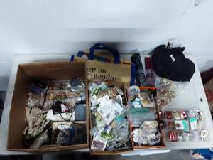 lot 48 image: Jewelry Making Supplies Beads, String, Thread & More