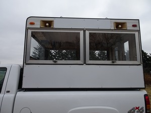 lot 1 image: 8 Pickup Topper,