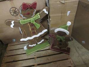 lot 15 image: 2 Chunky Wood Gingerbread Figures o...