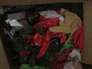 lot 32 image: Inflatable Holiday Lot open box...