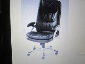 lot 70 image: Executive Office Chair open box Ret...
